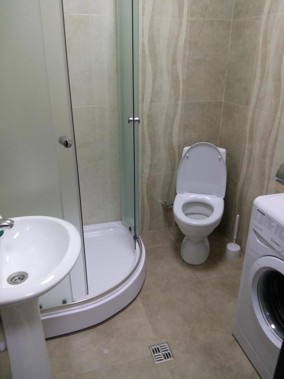 Studio Apartment In Batoemi Buitenkant foto