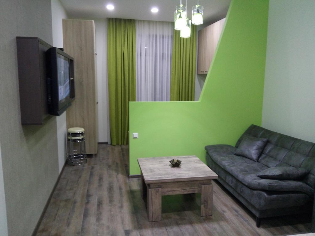 Studio Apartment In Batoemi Buitenkant foto