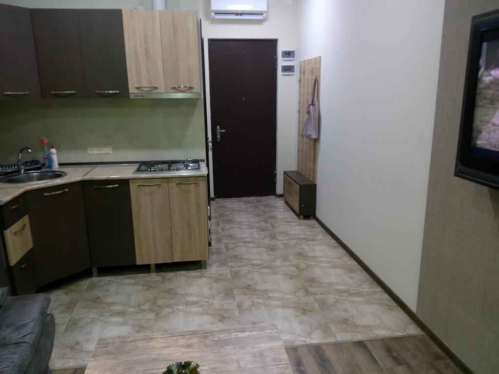 Studio Apartment In Batoemi Buitenkant foto