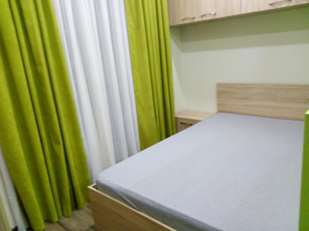 Studio Apartment In Batoemi Buitenkant foto